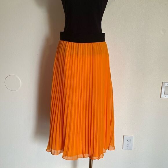 DKNY Orange Stretch Midi Accordion Pleat Skirt Size Medium - Picture 3 of 9